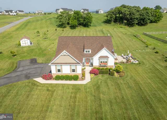 Property at 110 Chanterelle Ct, Stephens City, VA 22655, 3 beds, 2.5 baths