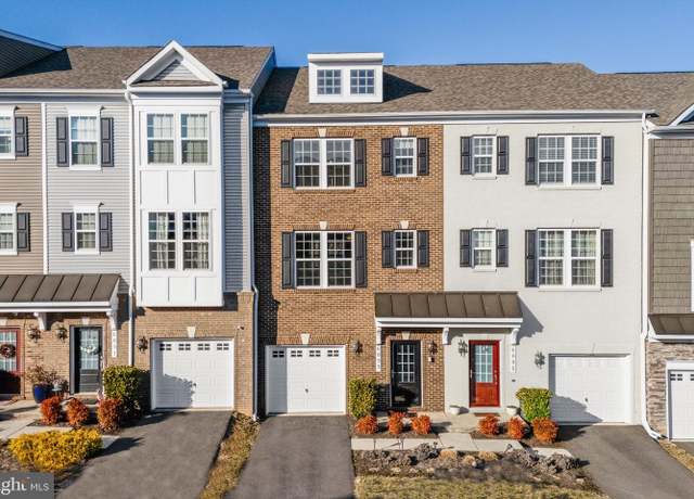 Property at 6093 Camerons Ferry Dr, Haymarket, VA 20169, 3 beds, 3.5 baths