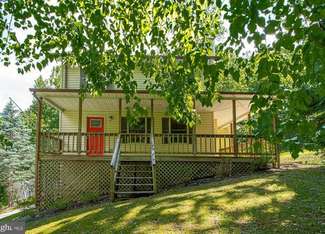 Property at 302 Parkside Rd, Linden, VA 22642, 3 beds, 2.5 baths