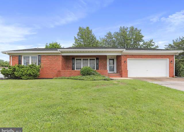 Property at 47 Picture Mountain Dr, Martinsburg, WV 25404, 6 beds, 3.5 baths