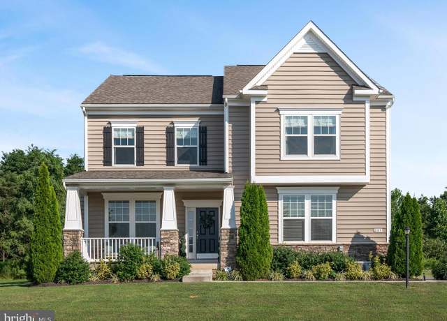 Property at 209 Klee Dr, Martinsburg, WV 25403, 4 beds, 3.5 baths