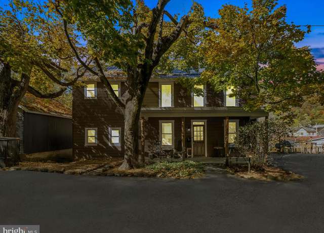 Property at 99 N Green St, Berkeley Springs, WV 25411, 3 beds, 3 baths