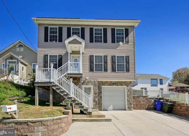 Property at 303 W B St, Brunswick, MD 21716, 3 beds, 3 baths