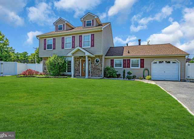 Property at 3 Rachel Ct, Howell, NJ 07731, 4 beds, 2.5 baths