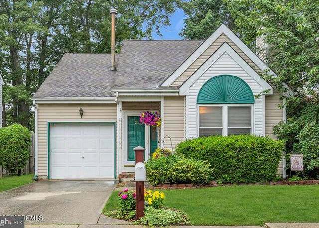 Property at 3 Sunnydale Ct, Bayville, NJ 08721, 2 beds, 2 baths