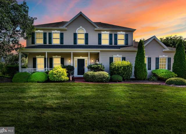 Property at 1782 N Meadow Dr, Mechanicsburg, PA 17055, 4 beds, 3.5 baths