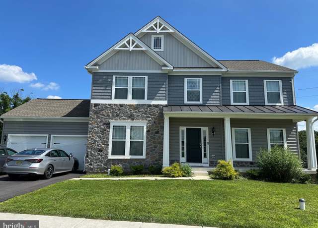 Property at 28 Pelham Dr, Coatesville, PA 19320, 4 beds, 2.5 baths