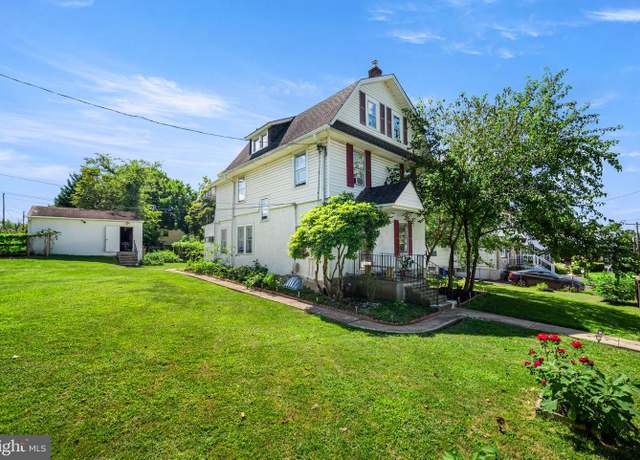 Property at 4400 School Ln, Drexel Hill, PA 19026, 4 beds, 1.5 baths