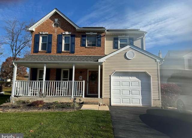 Property at 136 Hedgerow Dr, Souderton, PA 18964, 3 beds, 2.5 baths