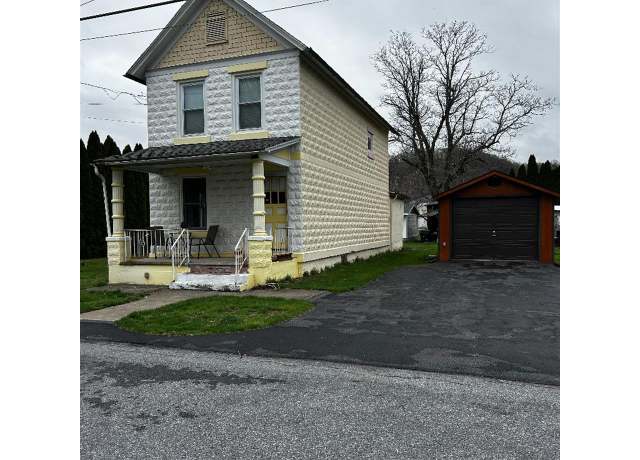 Property at 6336 5th Ave, Bangor, PA 18013, 3 beds, 1.5 baths
