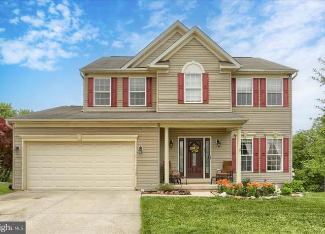 Property at 150 Hunter Creek Dr, York, PA 17406, 4 beds, 2.5 baths