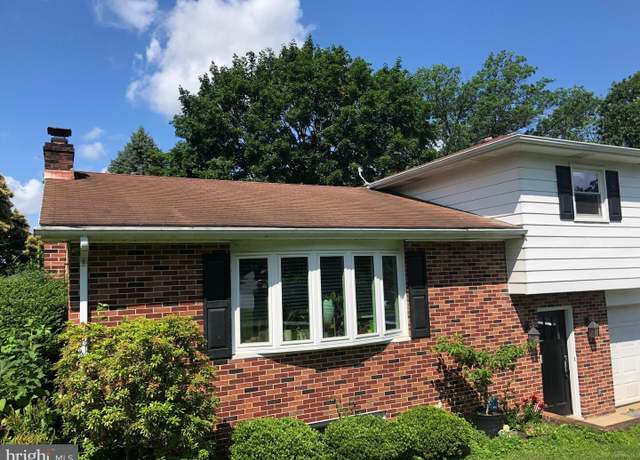 Property at 2714 Whitney Dr, York, PA 17402, 3 beds, 2.5 baths