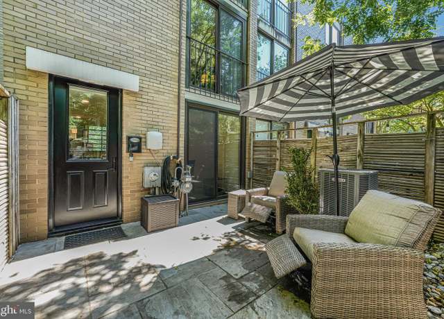 Property at 11467 Washington Plz W, Reston, VA 20190, 3 beds, 2.5 baths