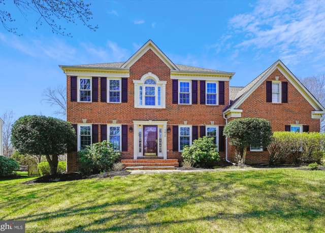 Property at 7810 Virginia Oaks Dr, Gainesville, VA 20155, 4 beds, 3.5 baths