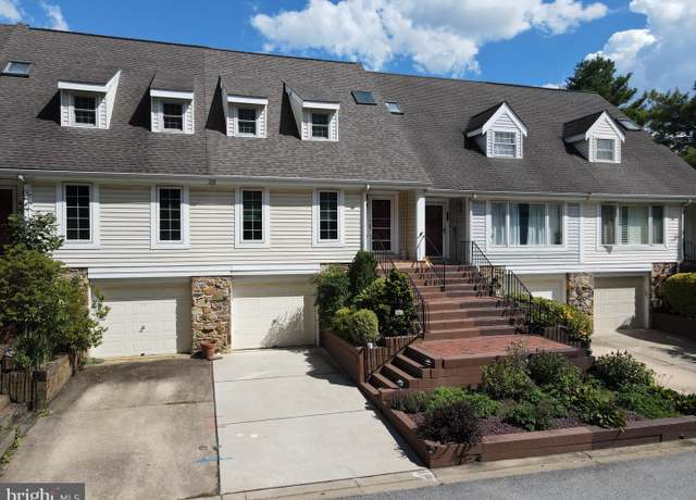 Property at 29 Marsh Woods Ln, Wilmington, DE 19810, 3 beds, 2 baths