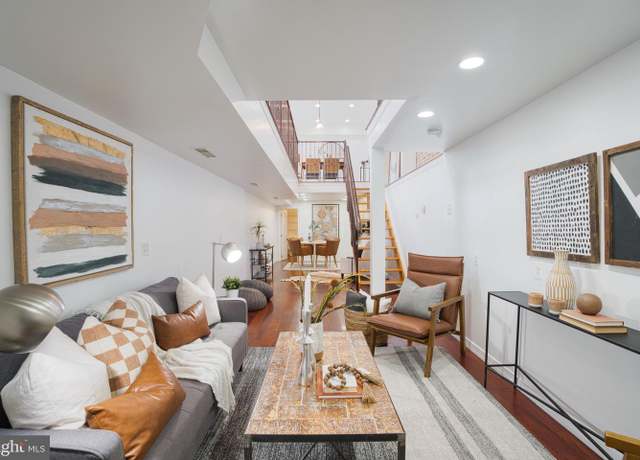 Property at 505 S Ellwood Ave, Baltimore, MD 21224, 3 beds, 1.5 baths