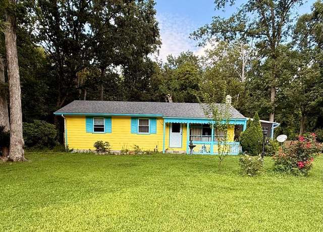 Property at 2414 E Sherman Ave, Vineland, NJ 08361, 3 beds, 1 bath
