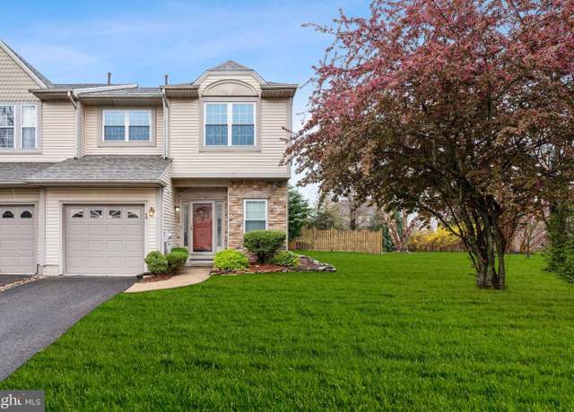 Property at 49 Roosevelt Blvd, Berlin, NJ 08009, 2 beds, 2.5 baths