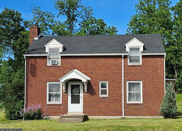 Property at 3209 E Harrisburg Pike, Middletown, PA 17057, 4 beds, 1.5 baths