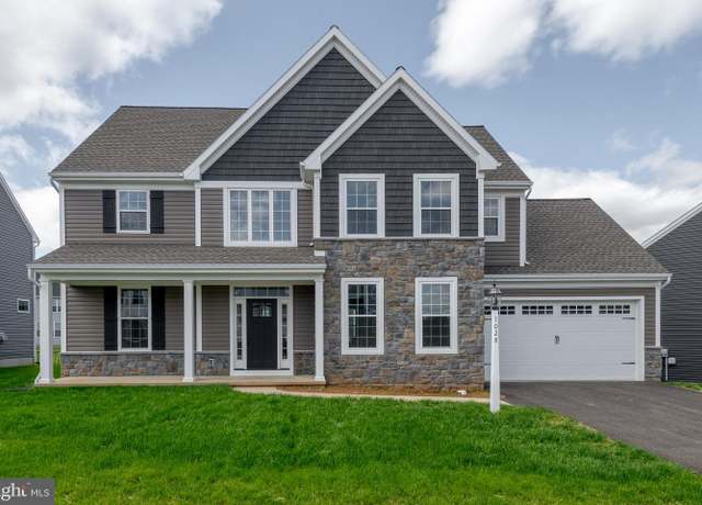 Property at 1028 Strafford Pl, Lancaster, PA 17601, 4 beds, 2.5 baths