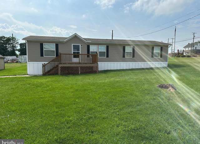 Property at 122 Lauver Dr, Mount Joy, PA 17552, 3 beds, 2 baths