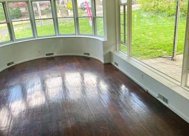 Property at 119 Robbins Ave, Jenkintown, PA 19046, 2 beds, 2.5 baths