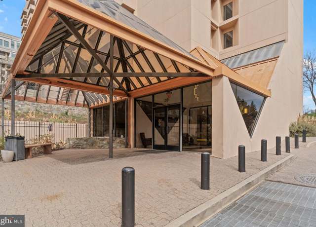 Property at 1301 N Courthouse Rd #914, Arlington, VA 22201, 1 bed, 1 bath