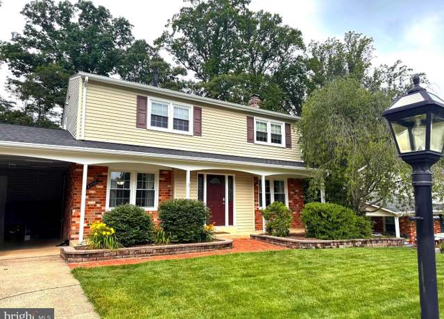 Property at 6702 Red Jacket Rd, Springfield, VA 22152, 4 beds, 2.5 baths