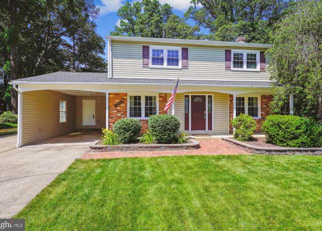 Property at 6702 Red Jacket Rd, Springfield, VA 22152, 4 beds, 2.5 baths