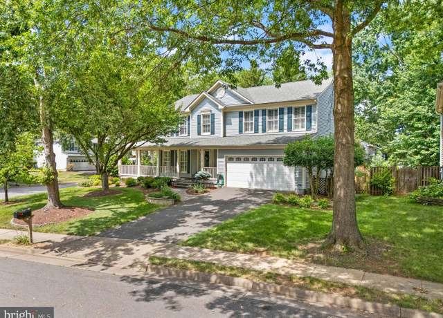 Property at 102 Thistle Way NE, Leesburg, VA 20176, 4 beds, 3 baths