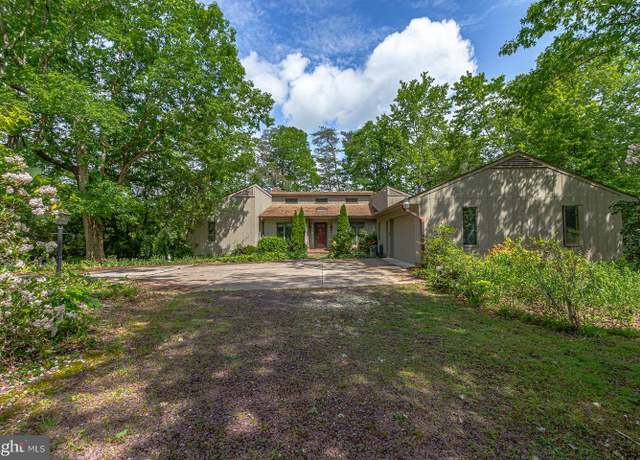 Property at 109 Kingfisher Cir, Weems, VA 22576, 3 beds, 3 baths