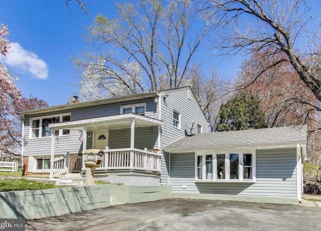 Property at 1420 Aiden Dr, Woodbridge, VA 22191, 4 beds, 2 baths