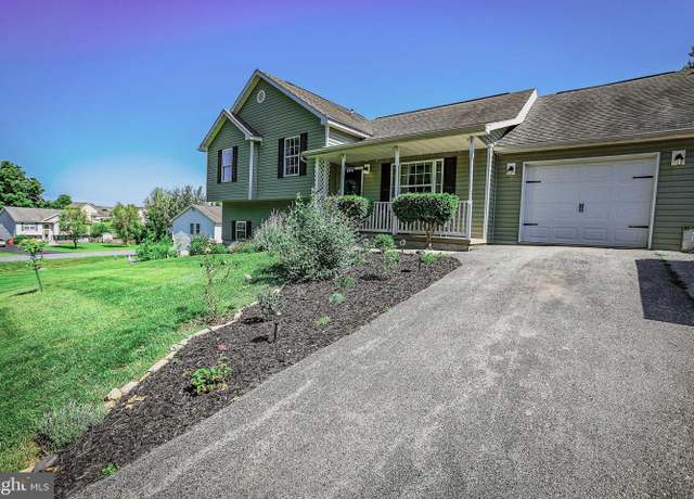 Property at 555 Oak Lee Dr, Ranson, WV 25438, 4 beds, 3 baths