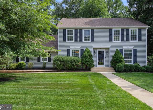 Property at 18 Oak Hollow Dr, Voorhees, NJ 08043, 4 beds, 2.5 baths