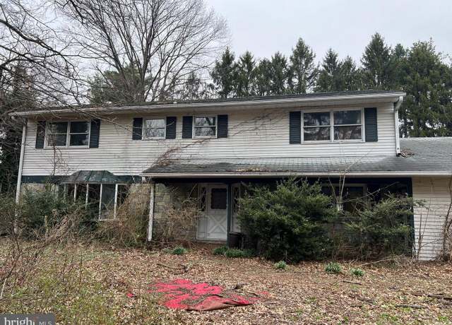 Property at 908 W Walnut St, Lemoyne, PA 17043, 5 beds, 3 baths