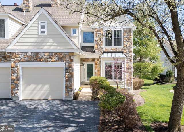 Property at 30 Overlook Cir #30, Berwyn, PA 19312, 2 beds, 3 baths