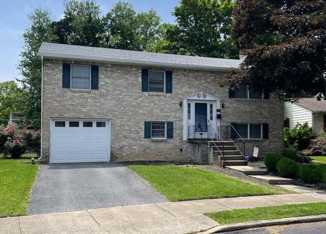 Property at 32 Edgelea Dr, Chambersburg, PA 17201, 3 beds, 1.5 baths