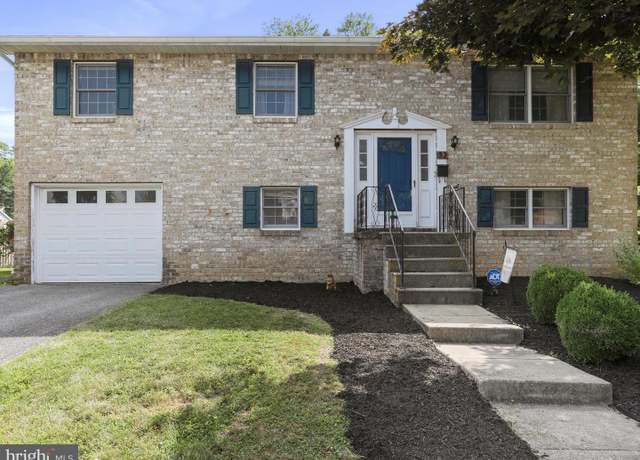 Property at 32 Edgelea Dr, Chambersburg, PA 17201, 3 beds, 1.5 baths