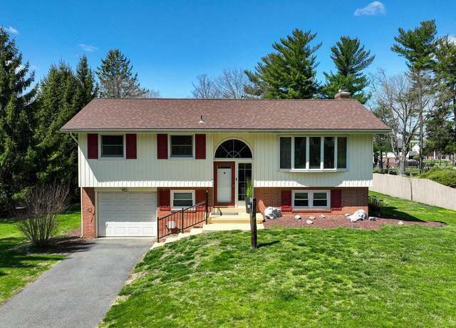 Property at 944 Edinburgh Dr, Lancaster, PA 17601, 3 beds, 1.5 baths