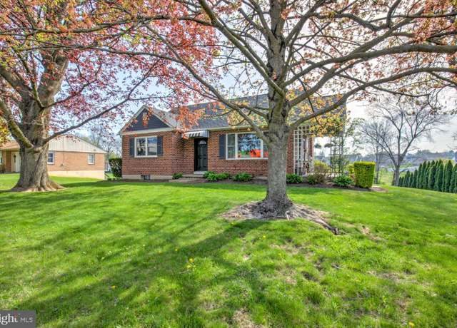Property at 479 Church Ave, Ephrata, PA 17522, 3 beds, 1 bath