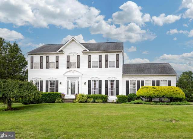Property at 81 Bartlett Dr, Schwenksville, PA 19473, 4 beds, 2.5 baths