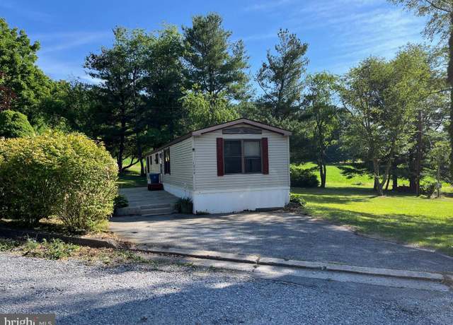 Property at 1827 Blue Jay Ct #10, Stewartstown, PA 17363, 2 beds, 2 baths
