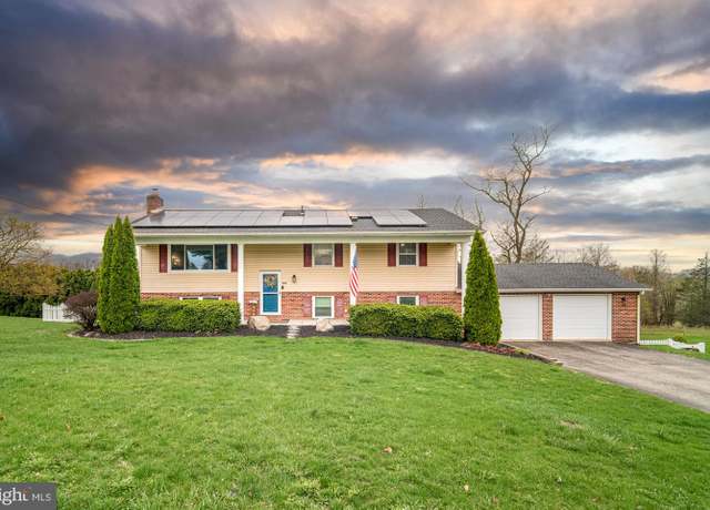 Property at 486 Bellaire, York, PA 17402, 4 beds, 2 baths