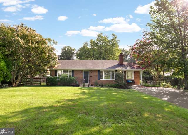 Property at 3608 Embassy Ln, Fairfax, VA 22030, 4 beds, 2.5 baths