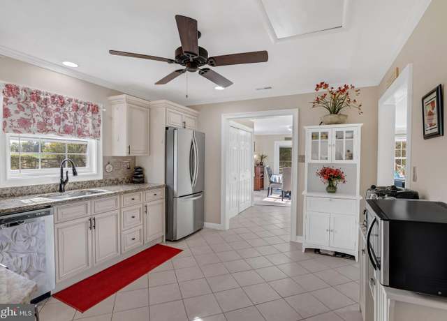 Property at 10999 Bristersburg Rd, Catlett, VA 20119, 3 beds, 2 baths