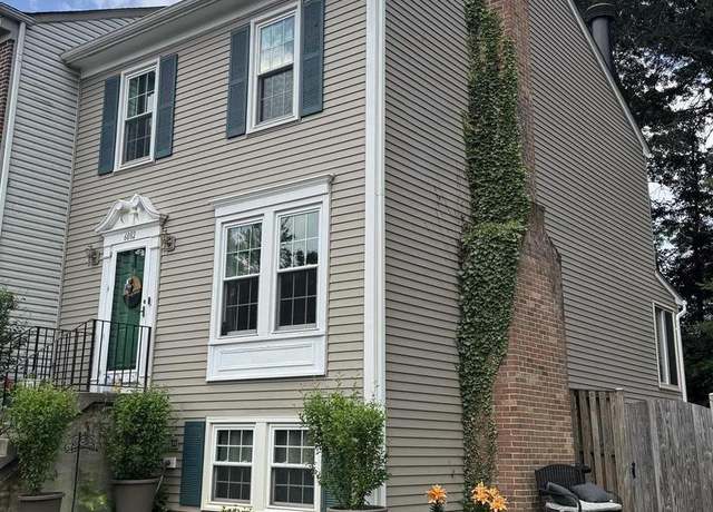 Property at 6082 Clay Spur Ct, Centreville, VA 20121, 3 beds, 2.5 baths