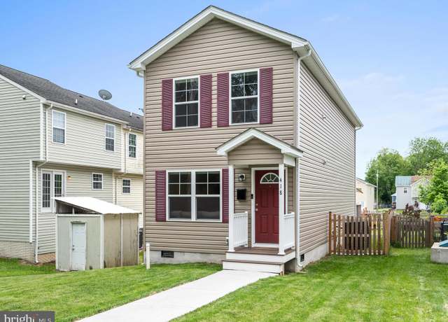 Property at 418 S Charles St, Charles Town, WV 25414, 3 beds, 2.5 baths
