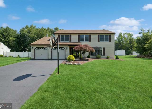 Property at 4 Monterey Ln, Manalapan, NJ 07726, 4 beds, 2.5 baths