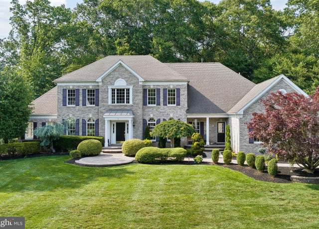 Property at 7 Shady Brook Ln, Cranbury, NJ 08512, 4 beds, 4.5 baths