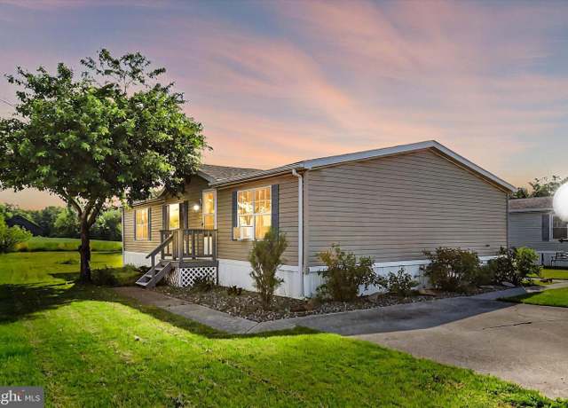 Property at 48 Hampshire Dr, New Oxford, PA 17350, 3 beds, 2 baths